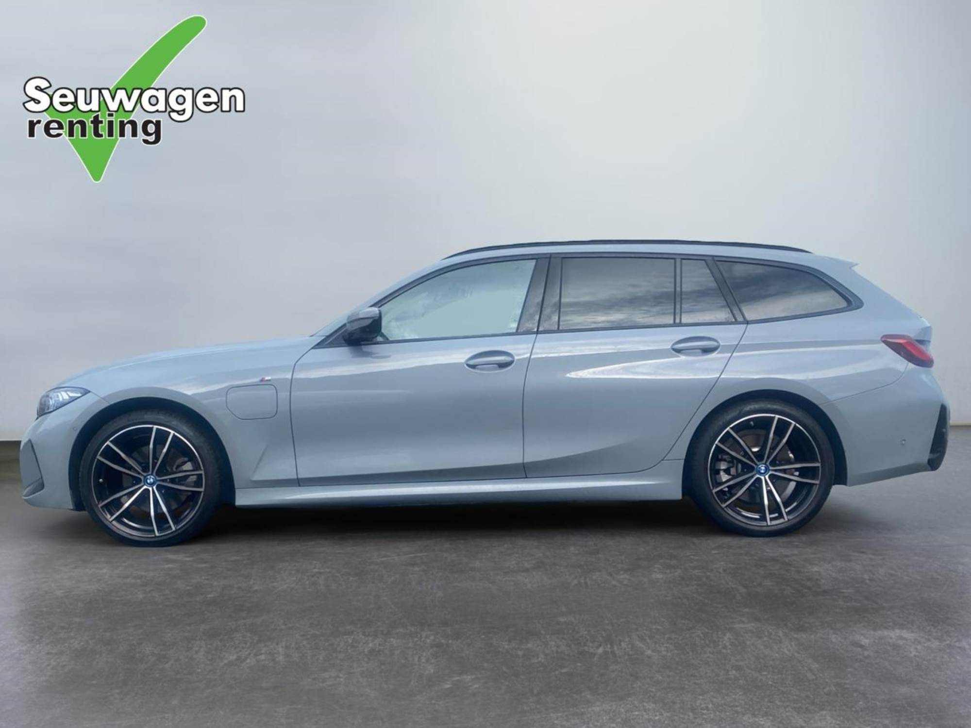 BMW 330e plug-in hybrid XDRIVE