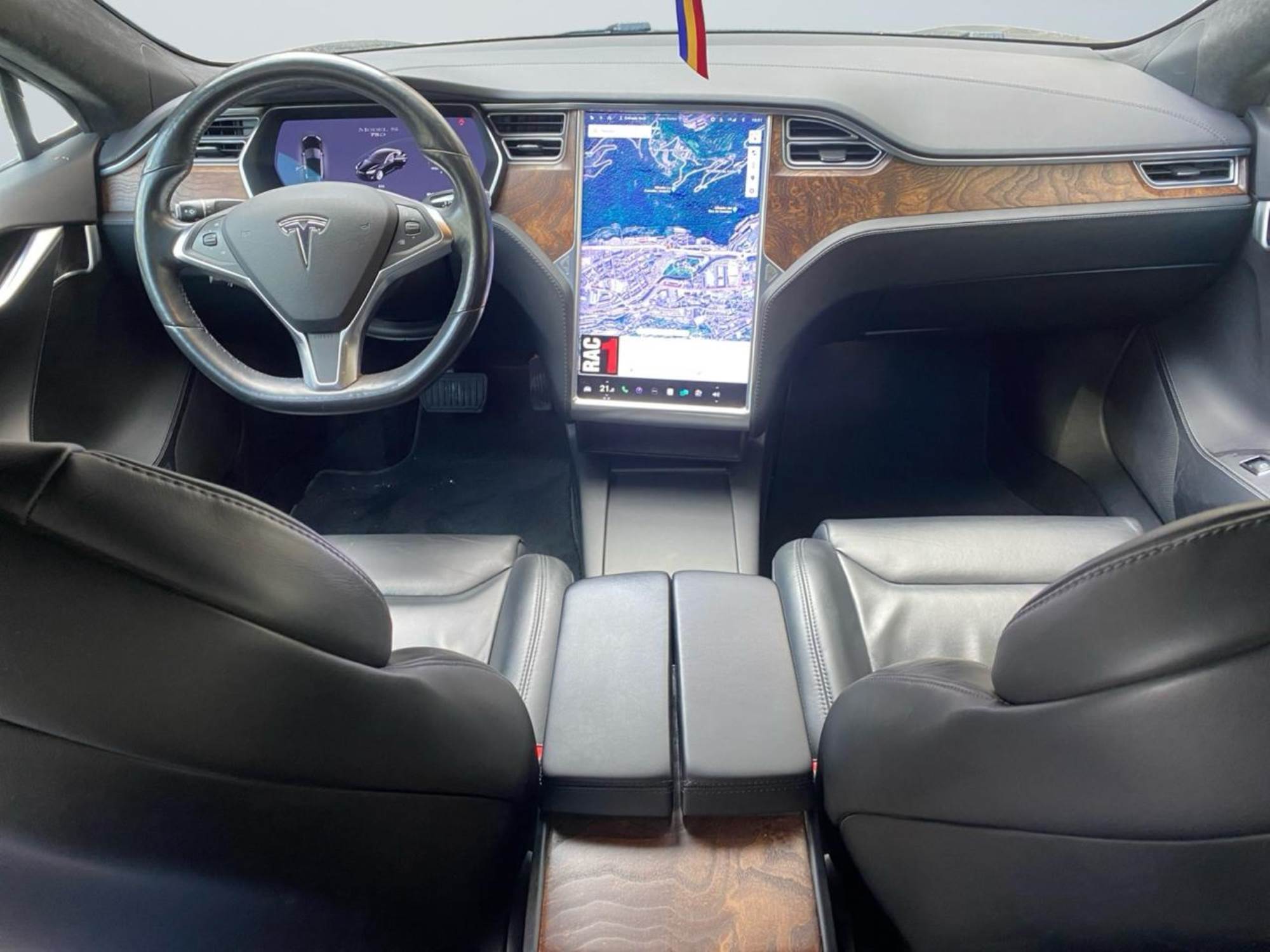 Tesla Model S 