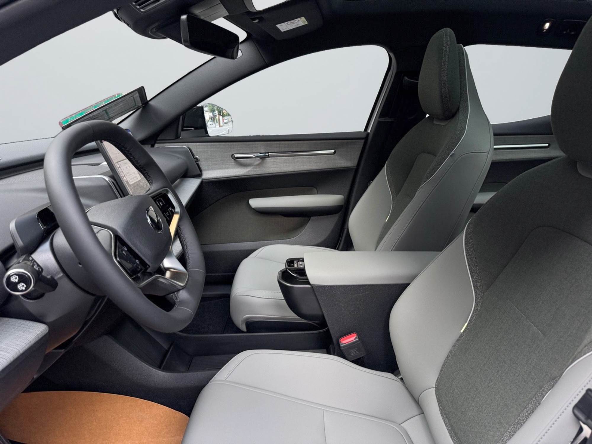 Volvo EX30 CC 248 CV NOU