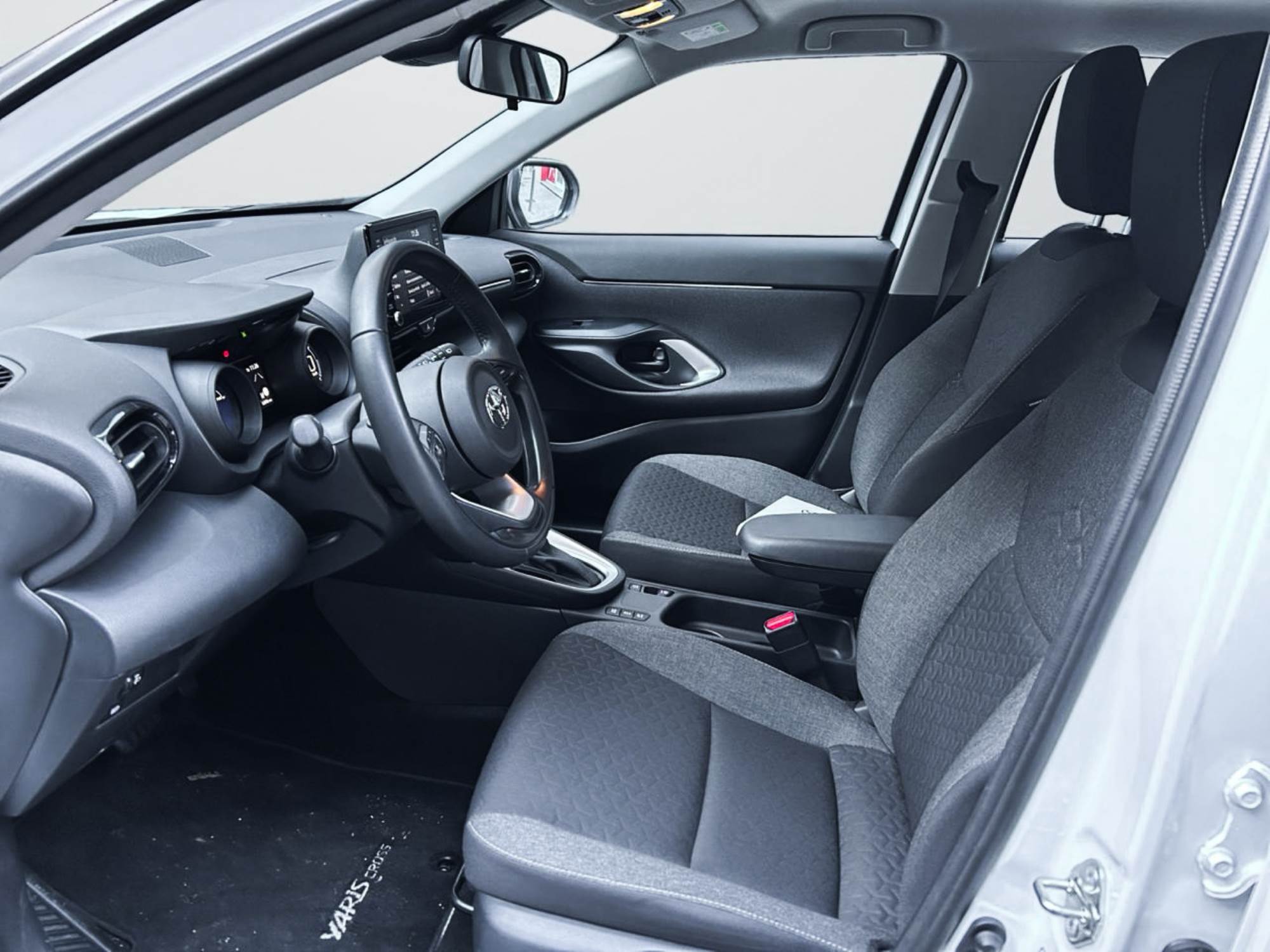 Toyota YARIS CROSS 4x4