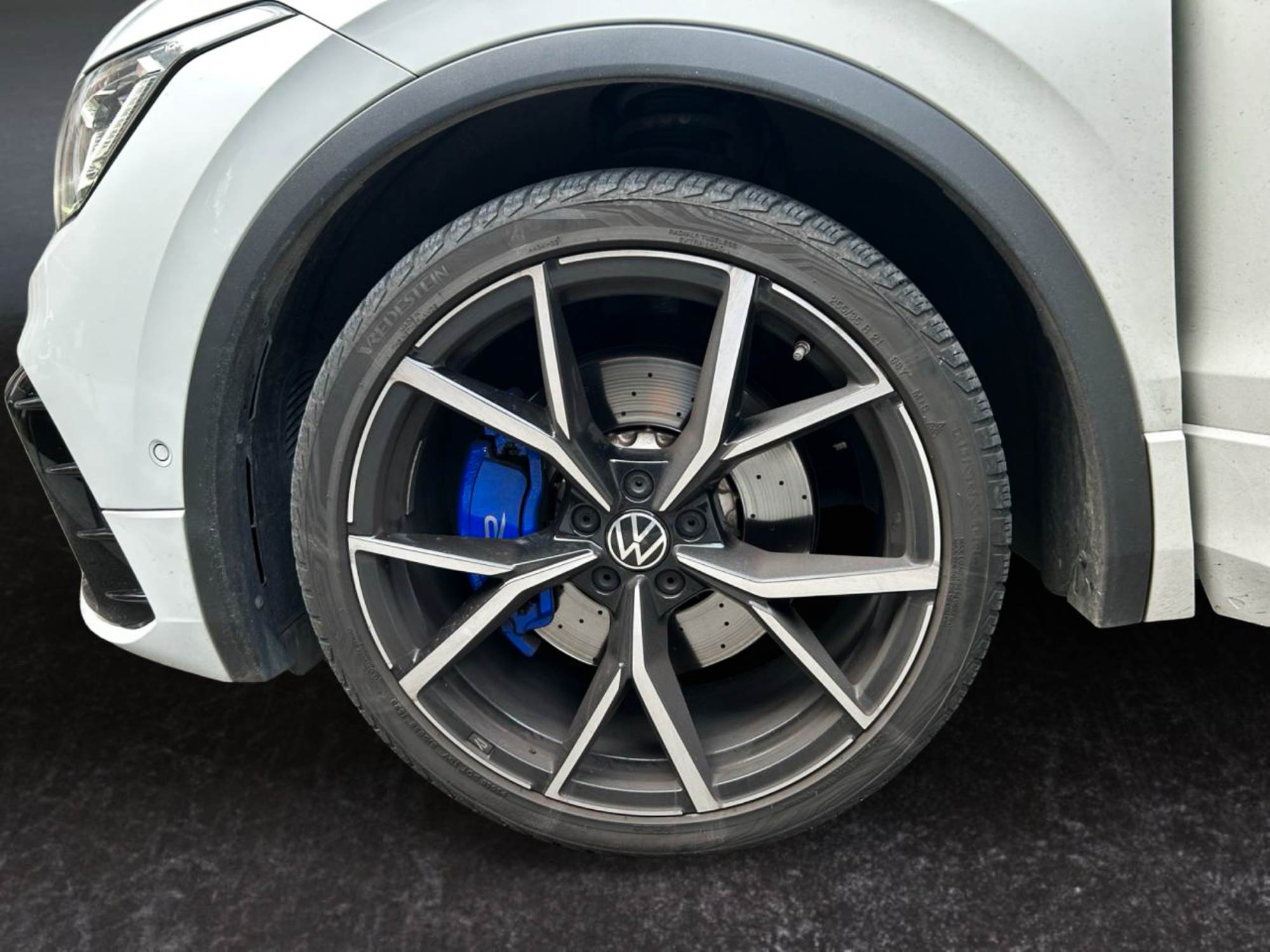 Volkswagen Tiguan R 320 CV