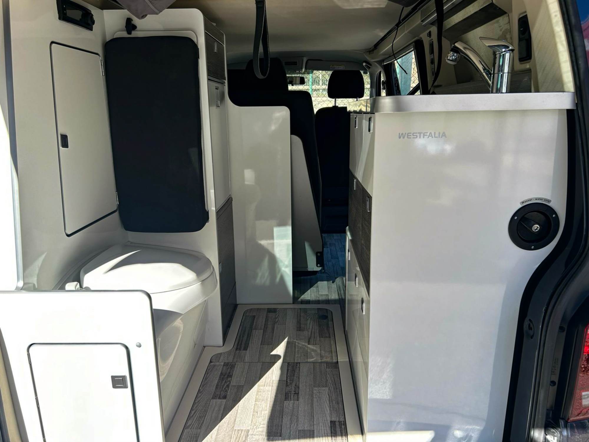 Volkswagen Transporter T6 Westfalia Club Joker