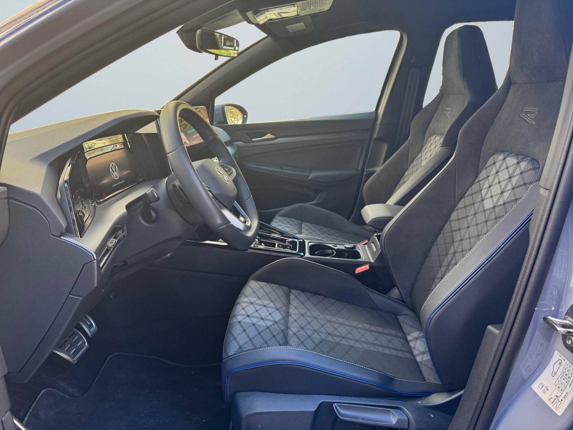 Volkswagen Golf eTSI 150 CV