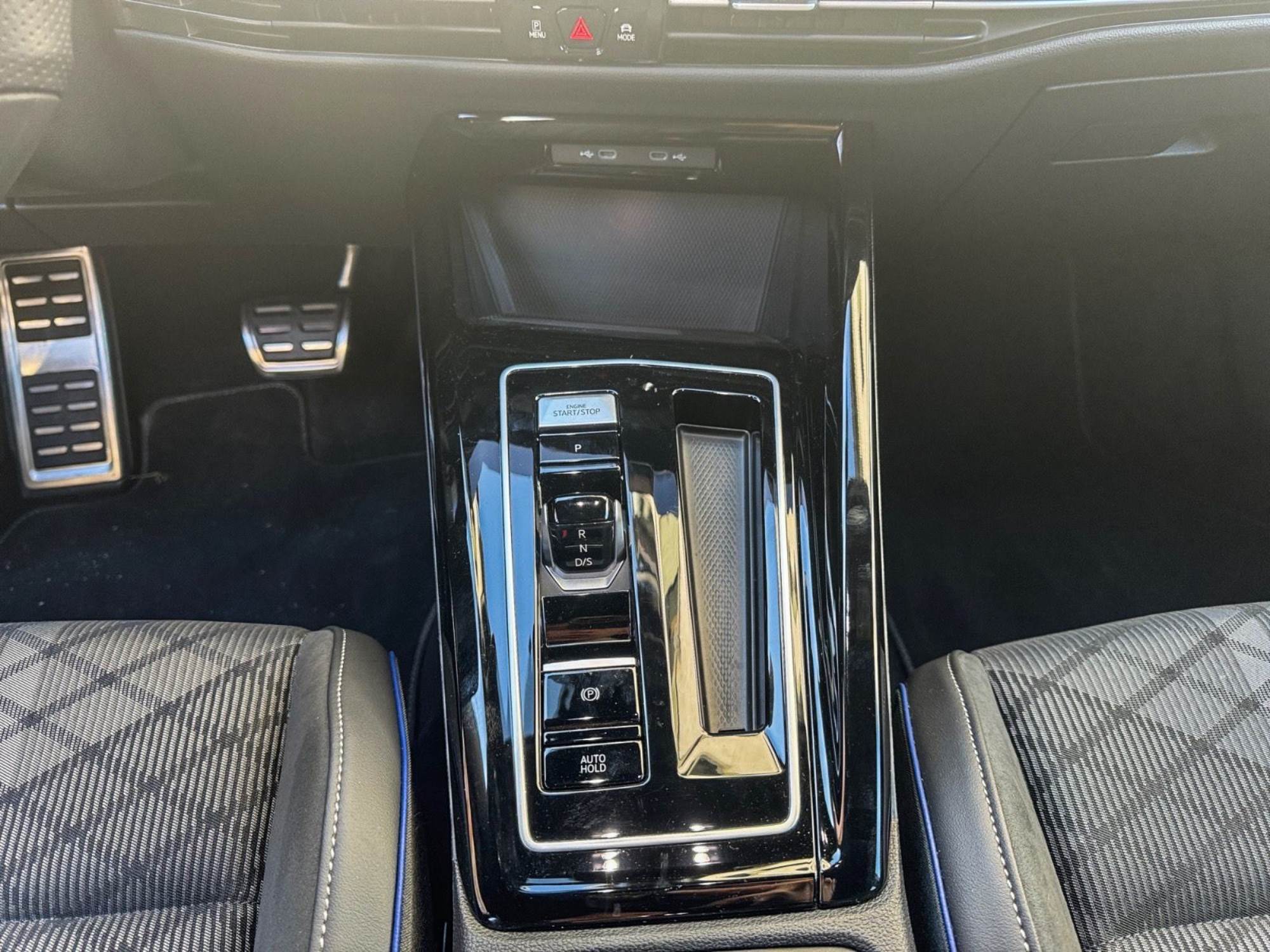 Volkswagen Golf eTSI 150 CV