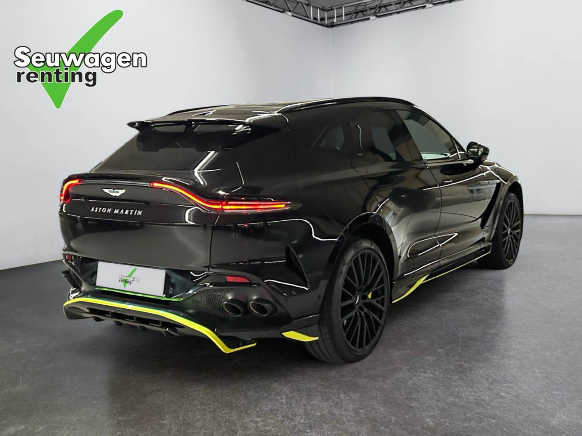 Aston Martin DBX 707 