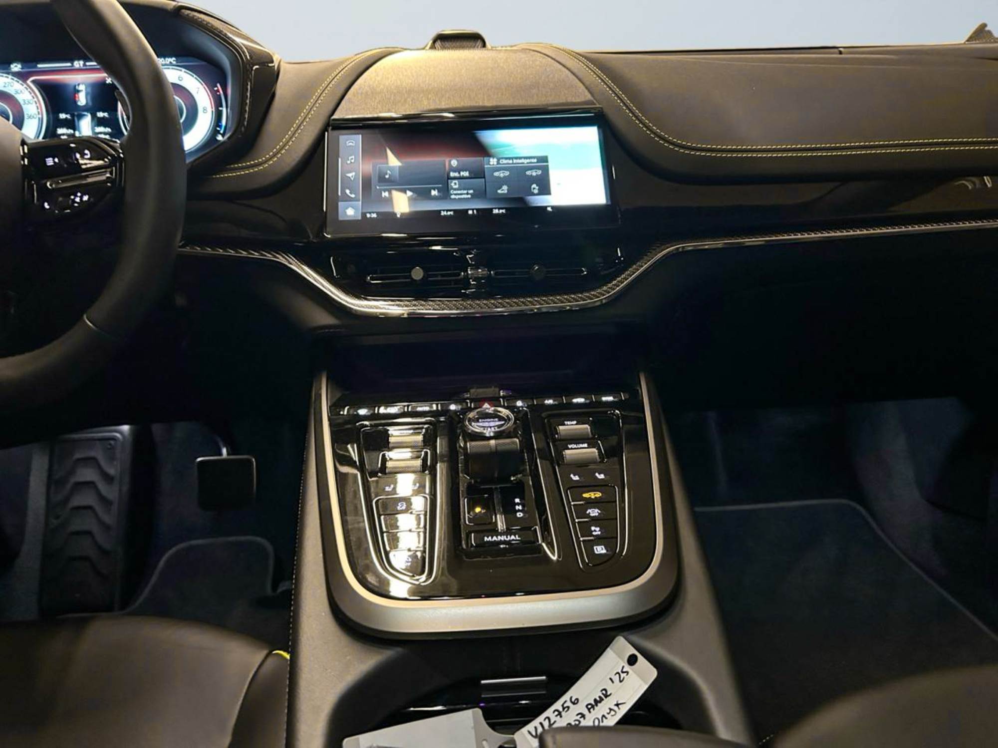 Aston Martin DBX 707 