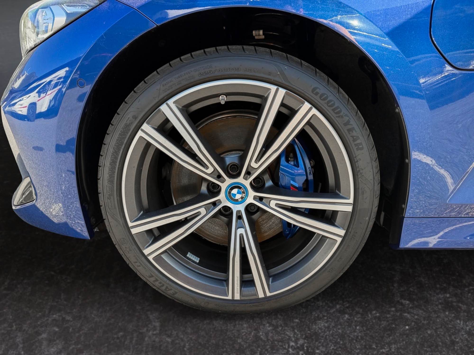 BMW 330e plug-in hybrid Xdrive