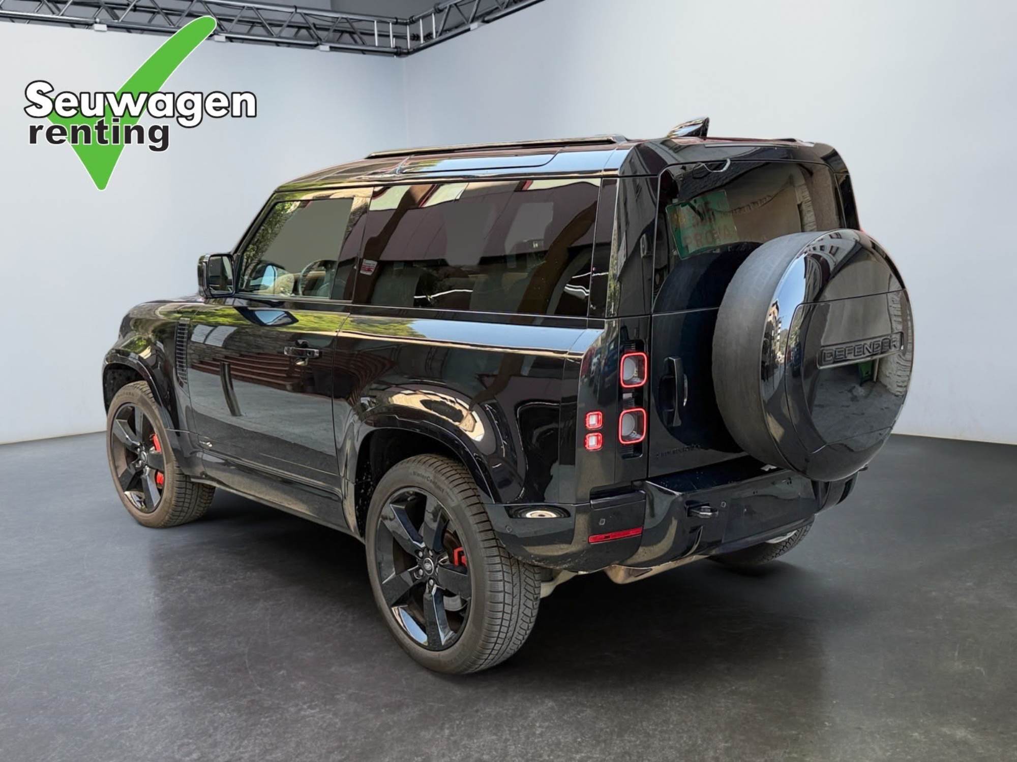 Land Rover Defender P400 