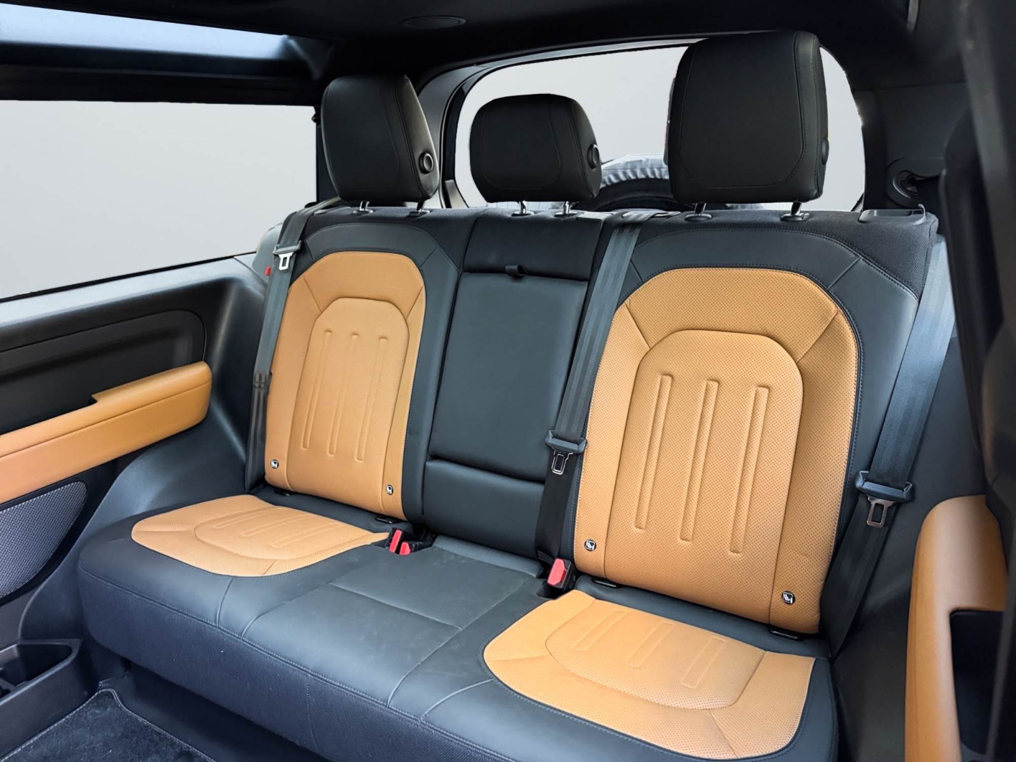 Land Rover Defender P400 
