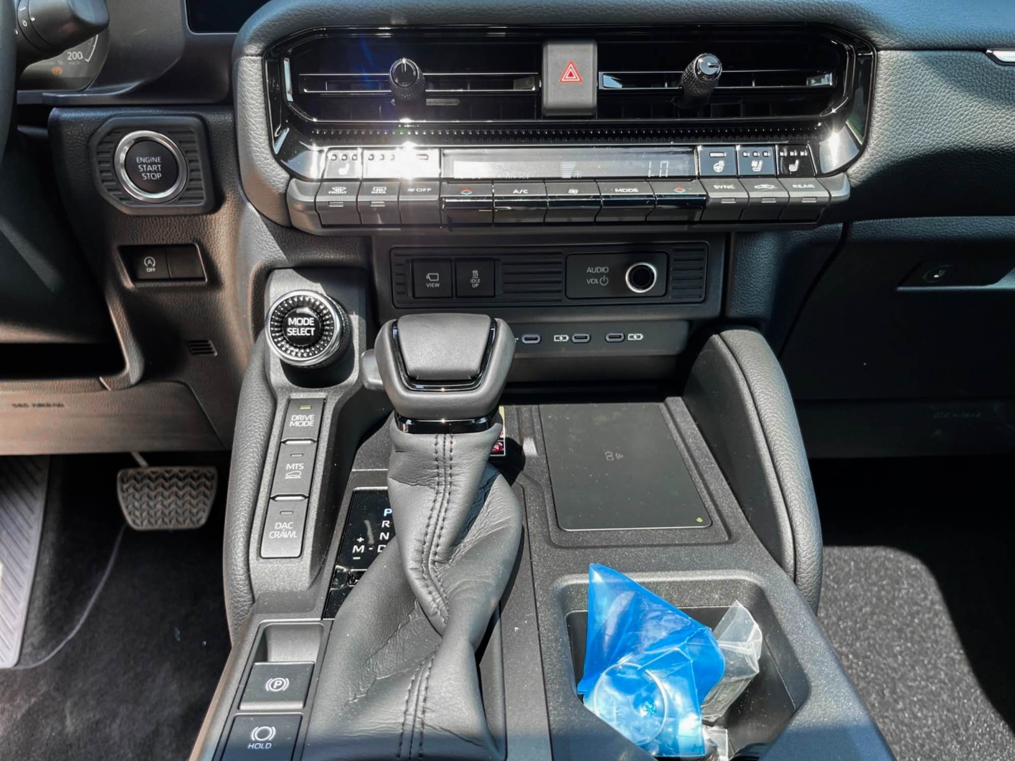 Toyota Land Cruiser CV 205 CV